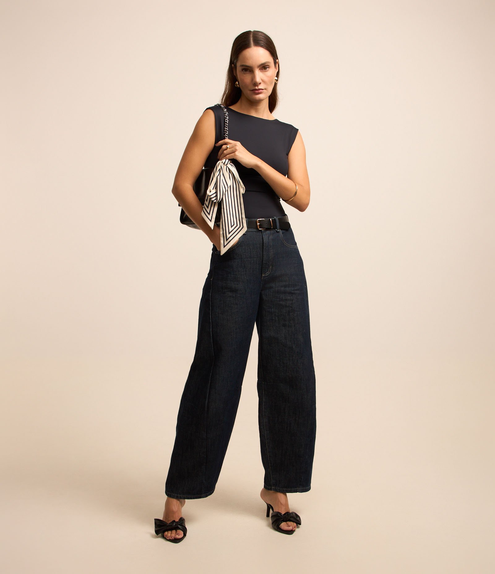 Blusa Sem Manga em Poliamida com Costas Decotadas Preto 2