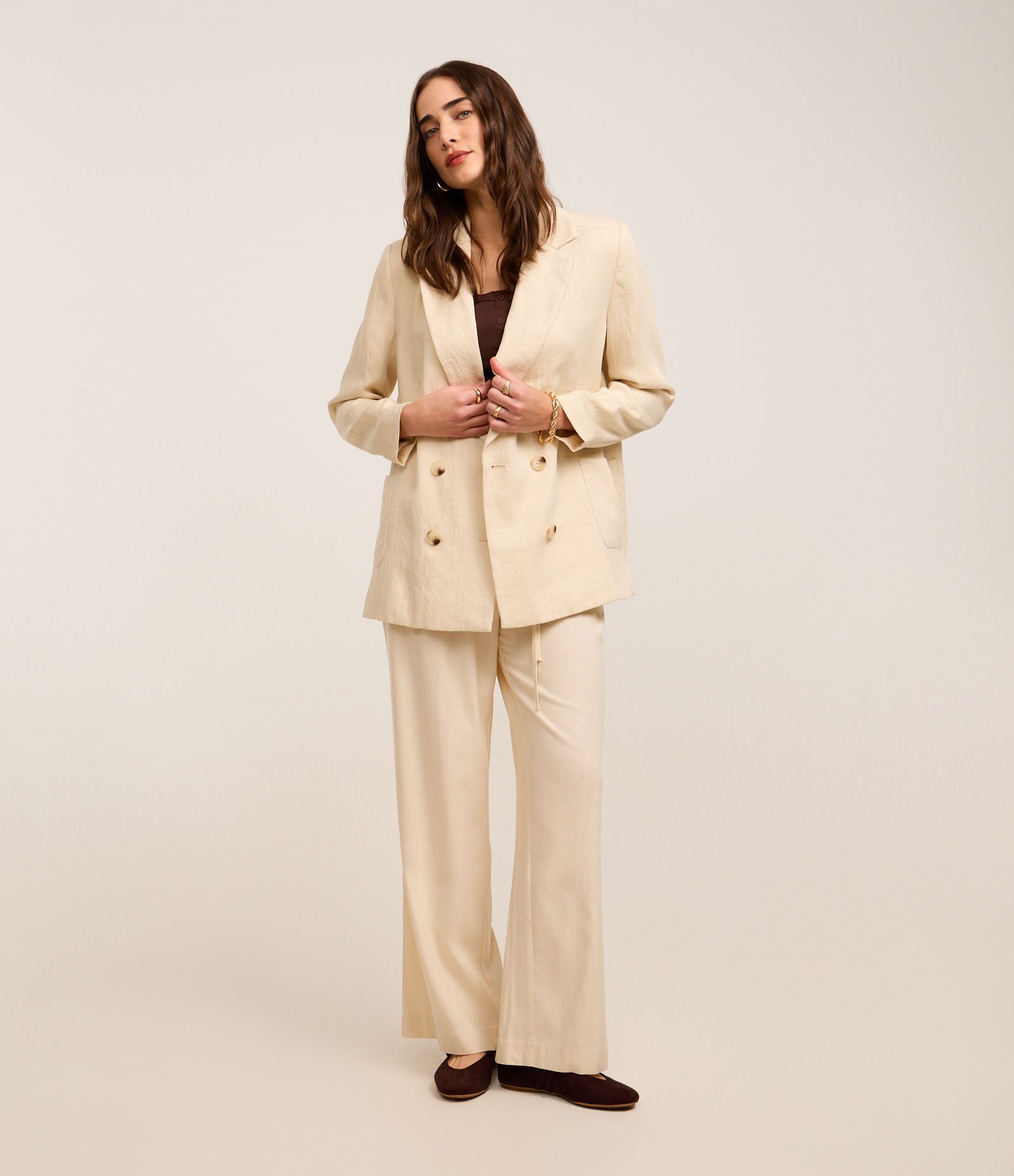 Blazer Oversized Alfaiatado em Viscose com Bolsos Bege 2