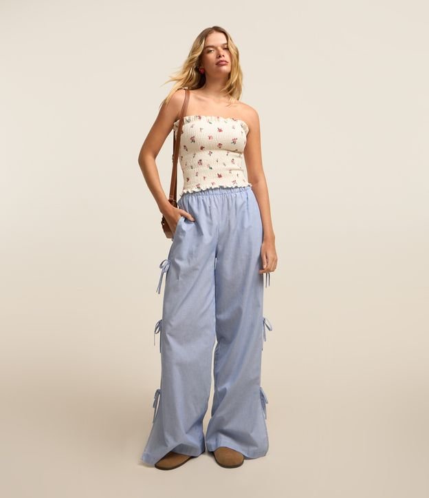 Calça Wide Leg em Tricoline com Listras e Amarrações Laterais