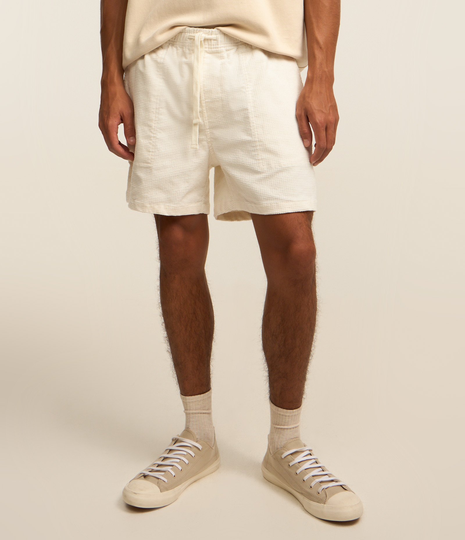 Bermuda Slim em Veludo Cotelê com Cós Elástico e Textura Xadrez Off White 2