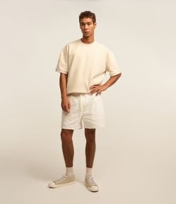 Bermuda Slim em Veludo Cotelê com Cós Elástico e Textura Xadrez