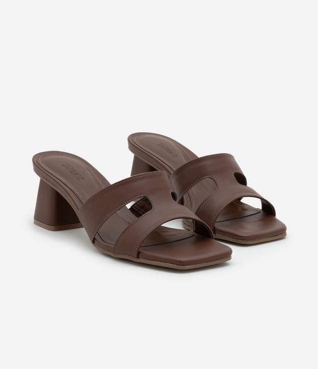 Sandália Mule com Tiras H e Salto Grosso