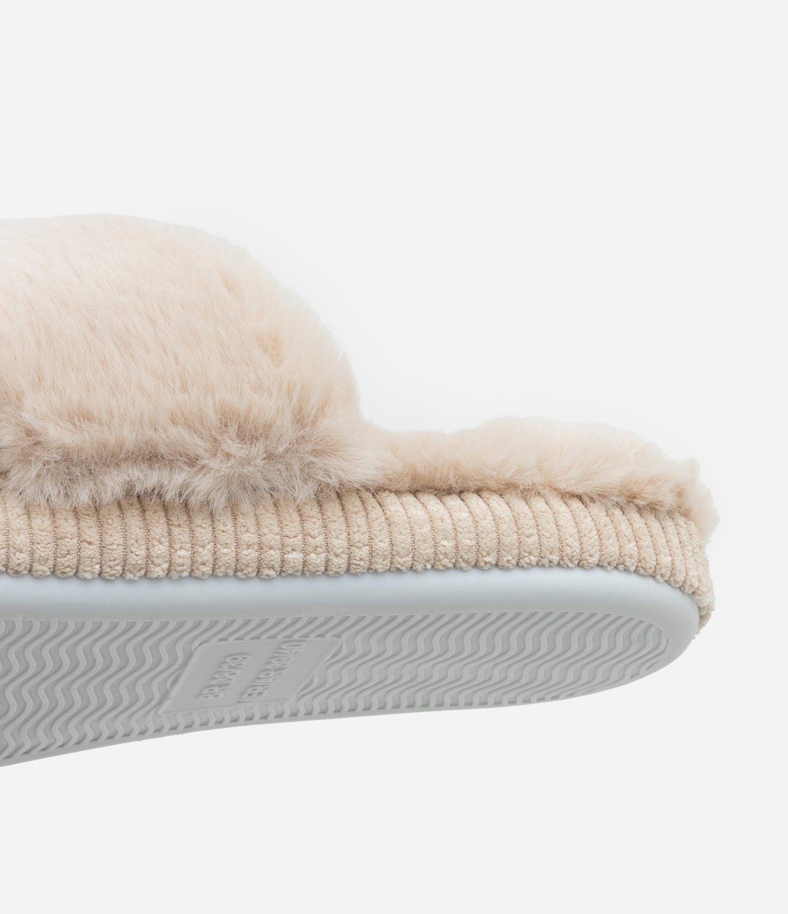 Pantufa Aberta Texturizada de Pelinhos Bege 4