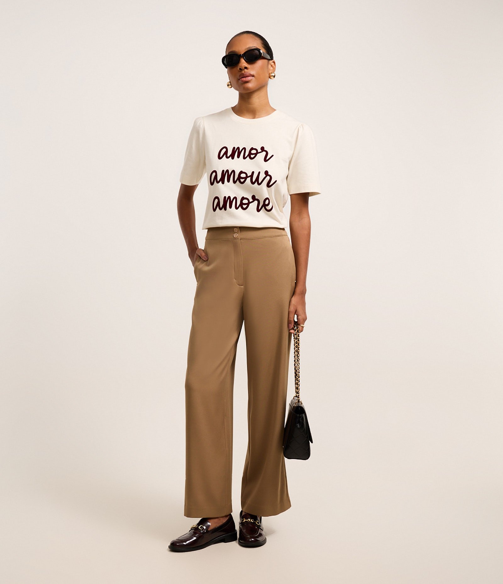 Calça Wide Leg Alfaiatada Cintura Alta com Botões Duplos Marrom 1