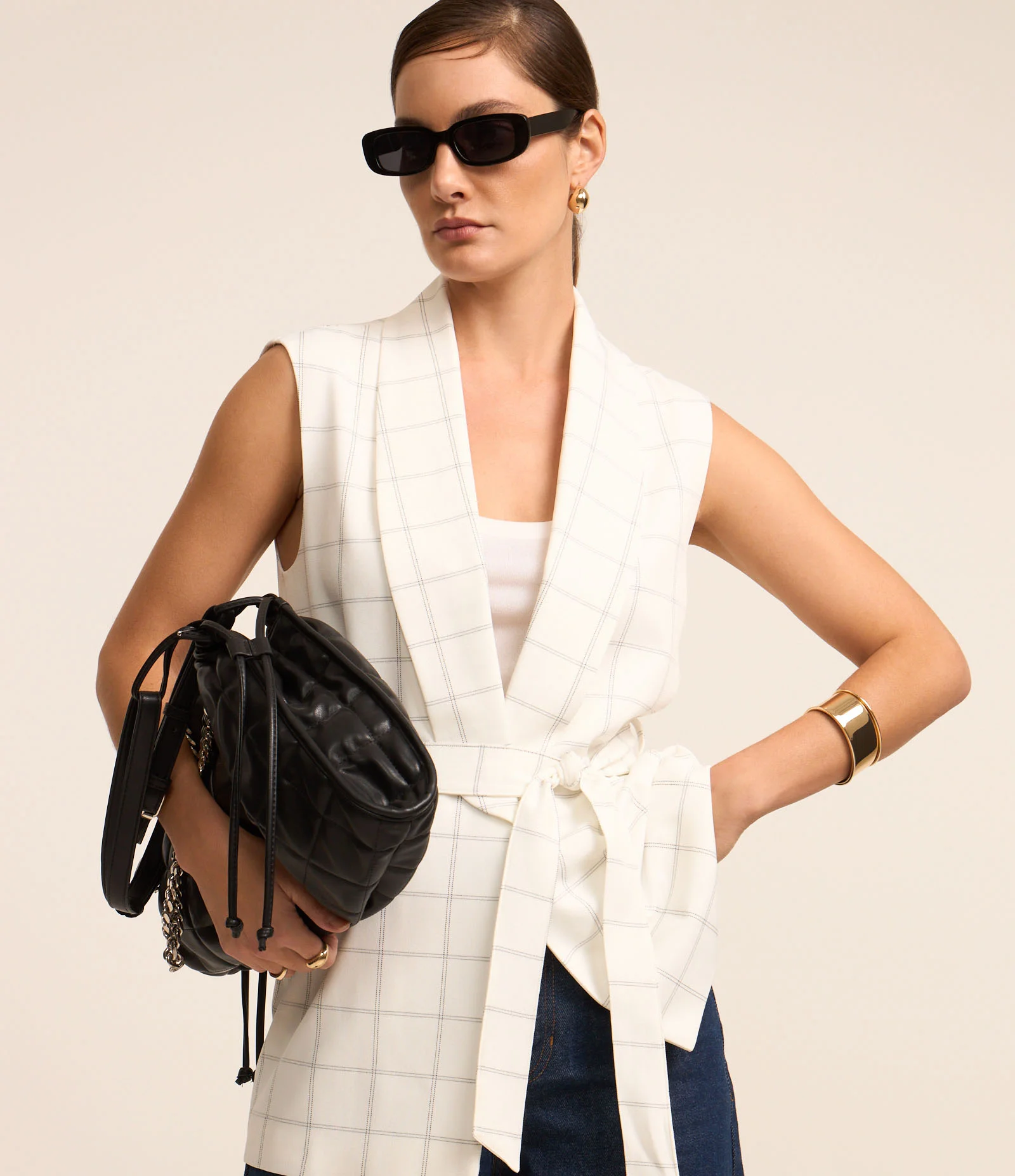 Colete Alfaiataria com Amarração e Estampa Xadrez Grid Branco 1