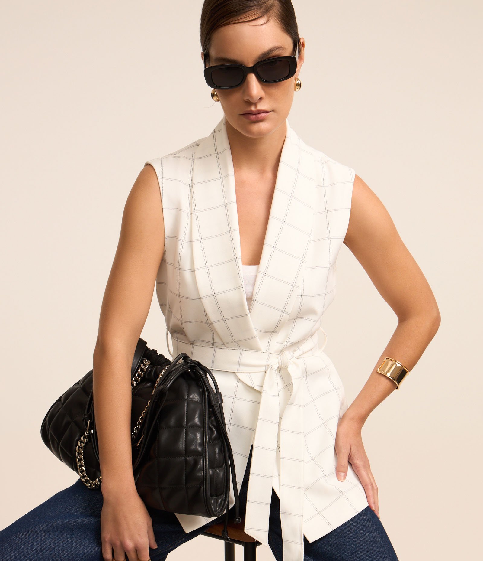 Colete Alfaiataria com Amarração e Estampa Xadrez Grid Branco 6