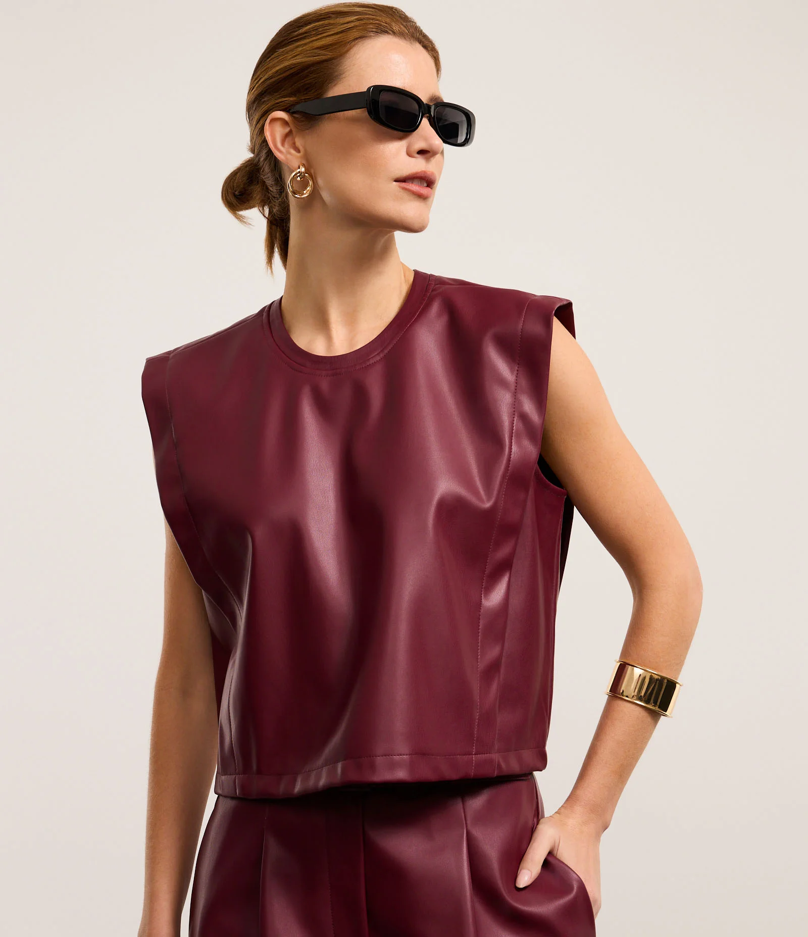 Blusa em PU com Abertura de Gota Vermelho 1