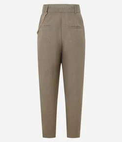 Calça Cenoura Alfaiatada Cintura Alta com Corrente nos Passantes