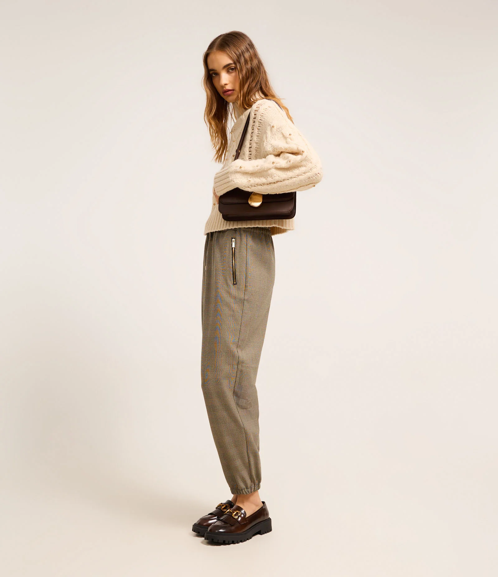 Calça Jogger Alfaiatada Xadrez com Fio Metalizado Cinza 6