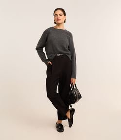 Calça Cenoura Alfaiatada com Cinto Fivela