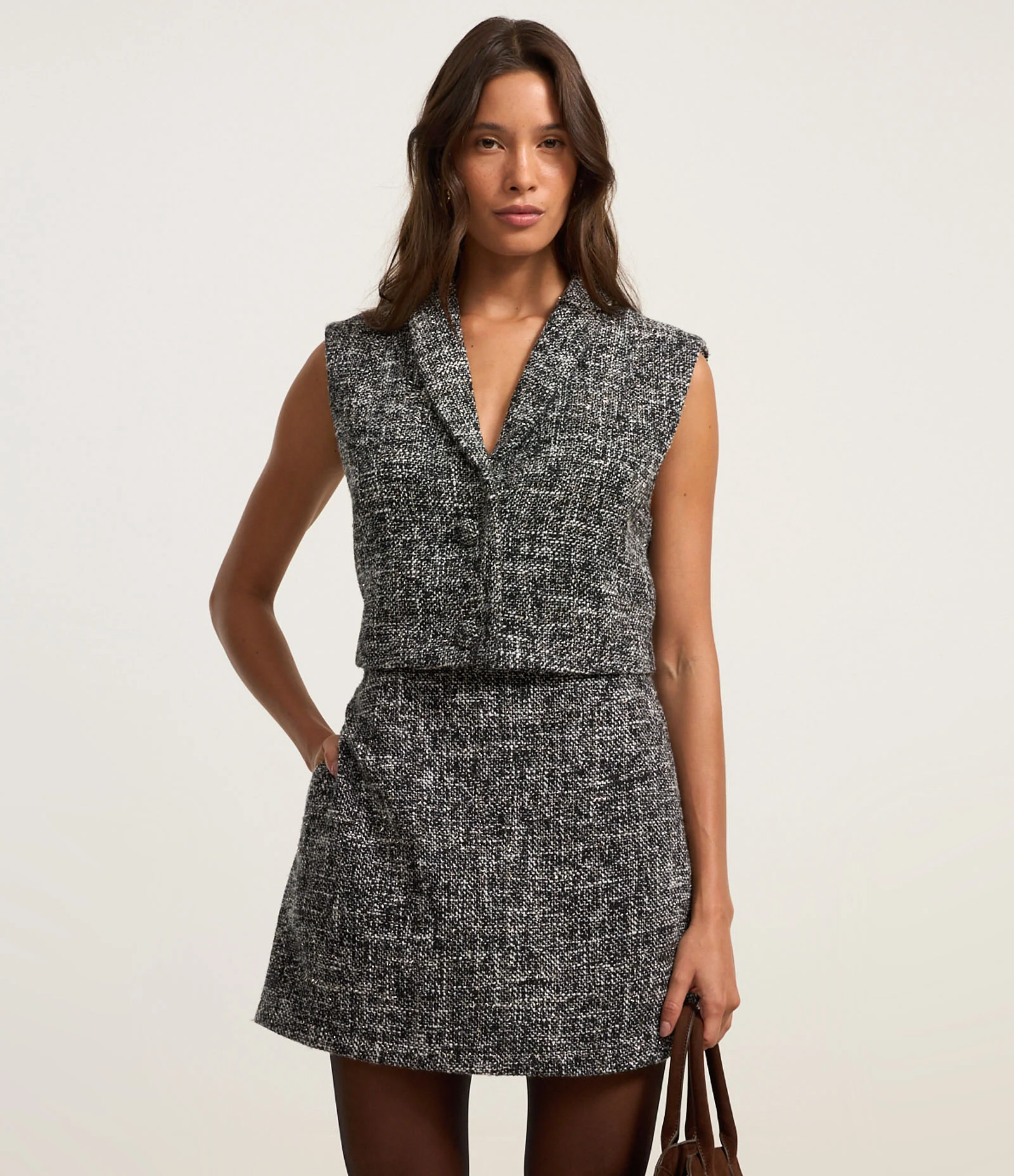 Saia Curta em Tweed com Botões Laterais Preto 2