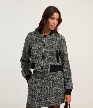 Jaqueta Bomber em Tweed com Detalhes em Ribana Preto