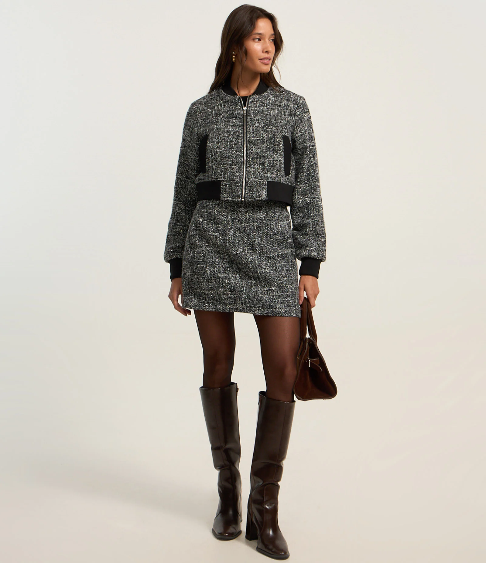 Jaqueta Bomber em Tweed com Detalhes em Ribana Preto 2