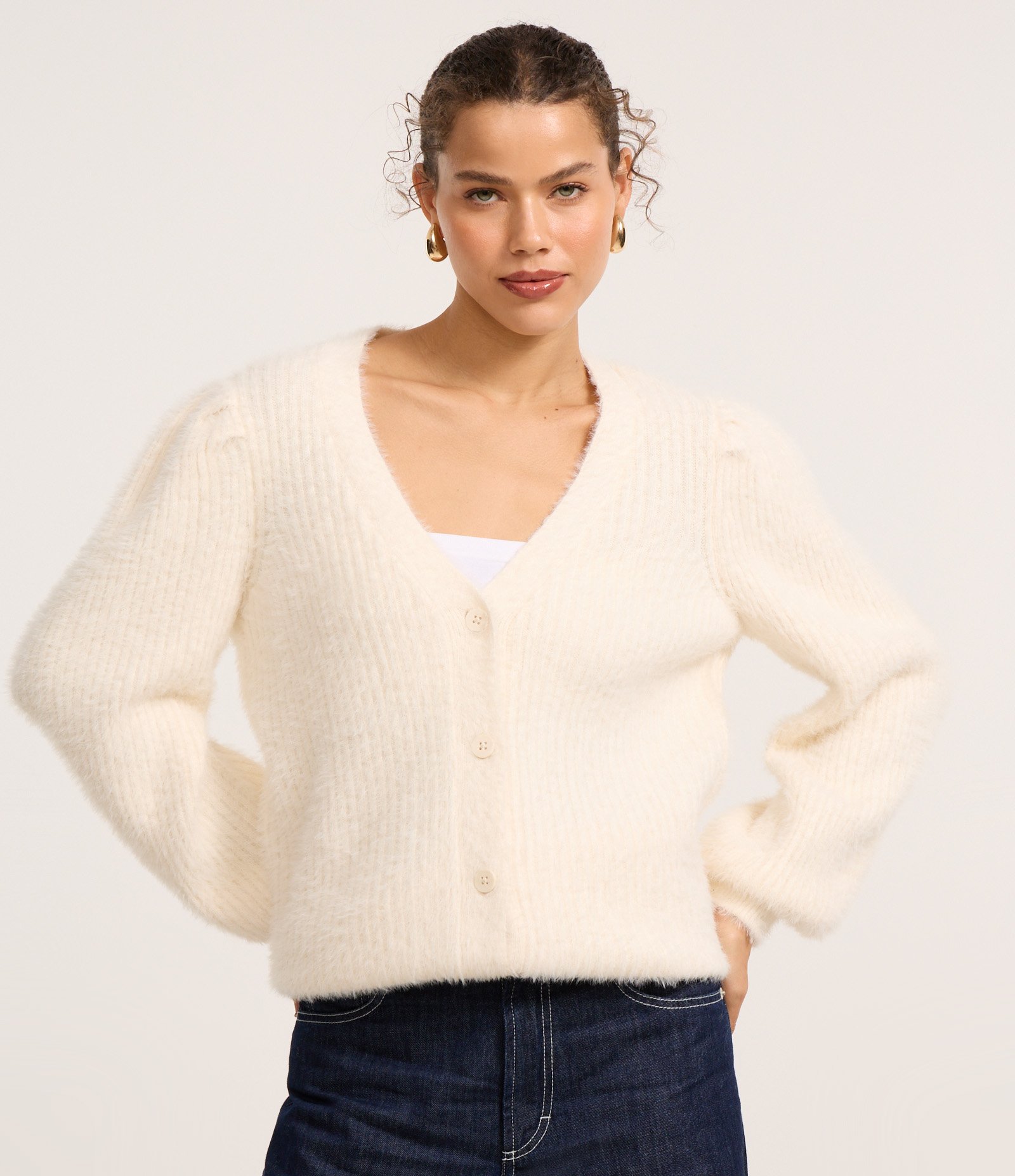 Cardigan Alongado em Tricô com Pelinhos e Punhos Canelados Bege 3