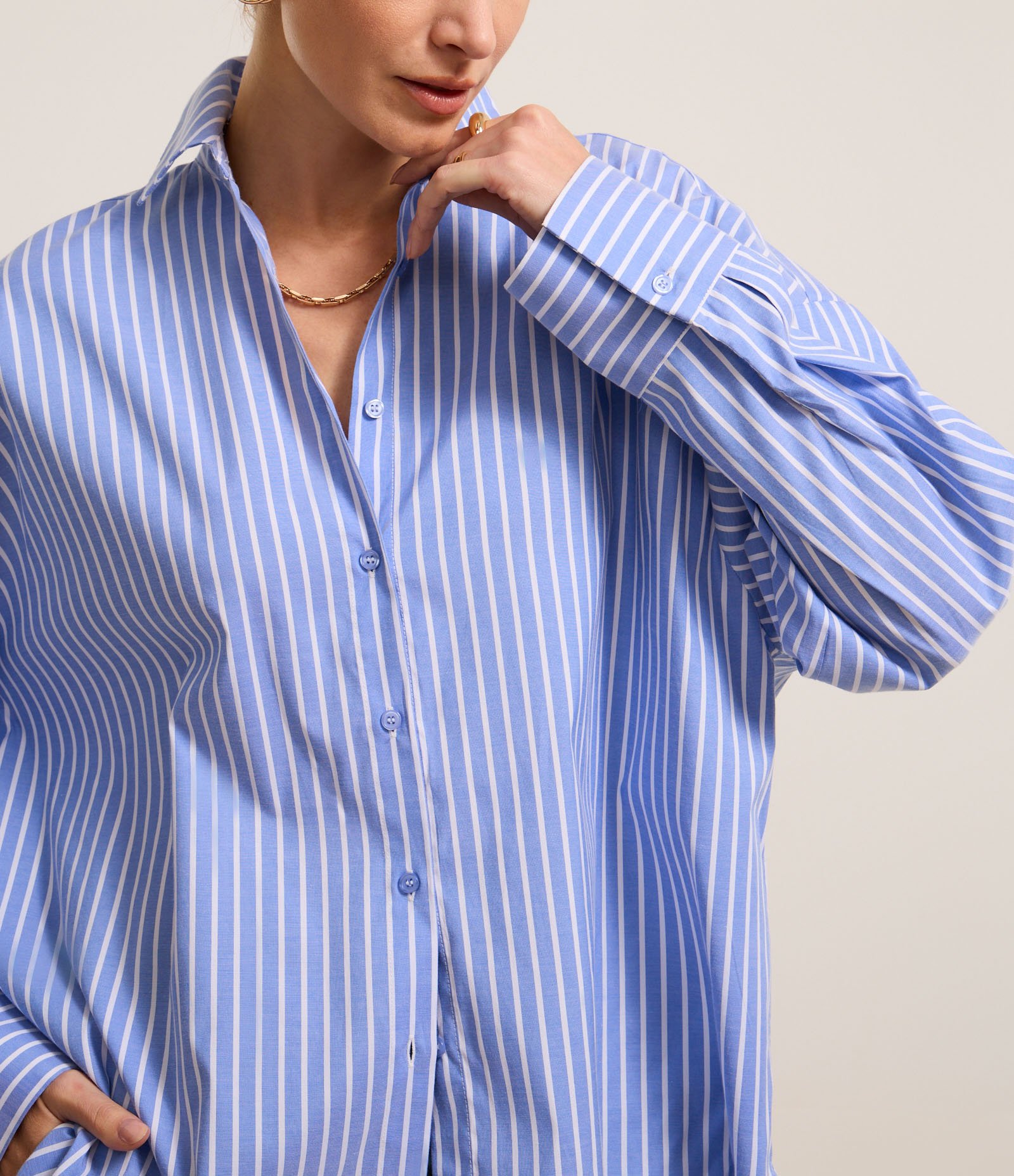 Camisa Over Alongada em Tricoline Listrado com Fio Tinto Azul 4
