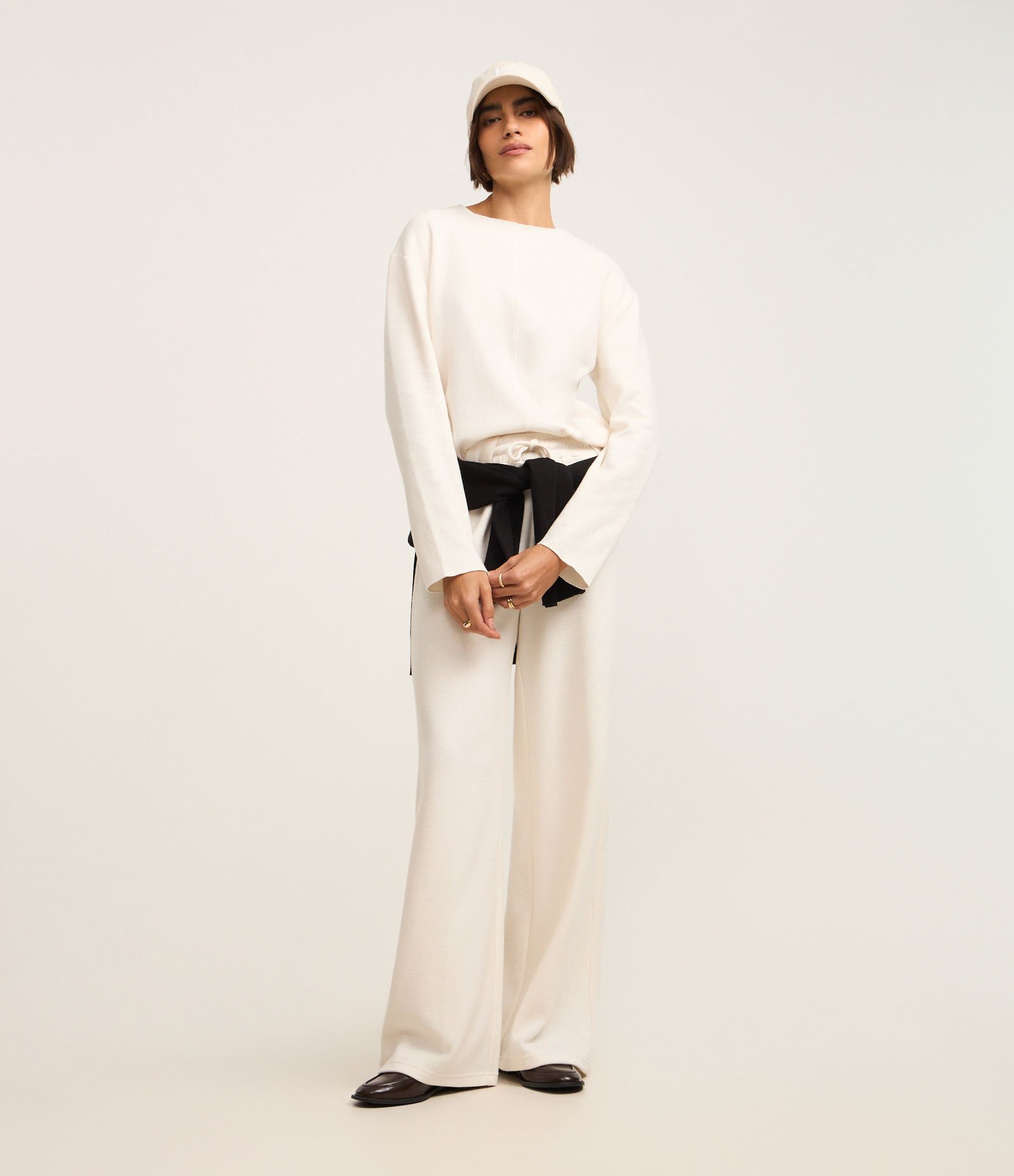 Blusa em Moletinho com Friso Frontal e Gola Média Off White 2