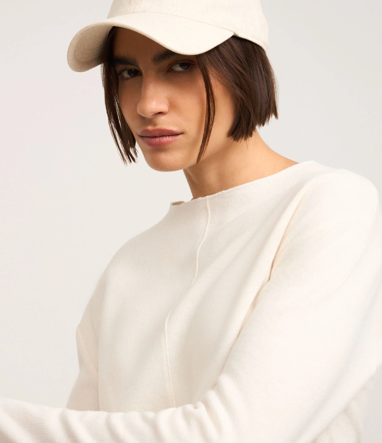 Blusa em Moletinho com Friso Frontal e Gola Média Off White 4