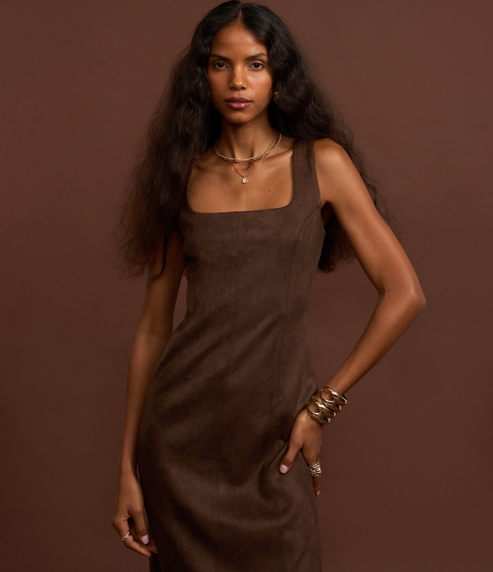 Vestido New Midi em Suede com Recortes Marrom 5