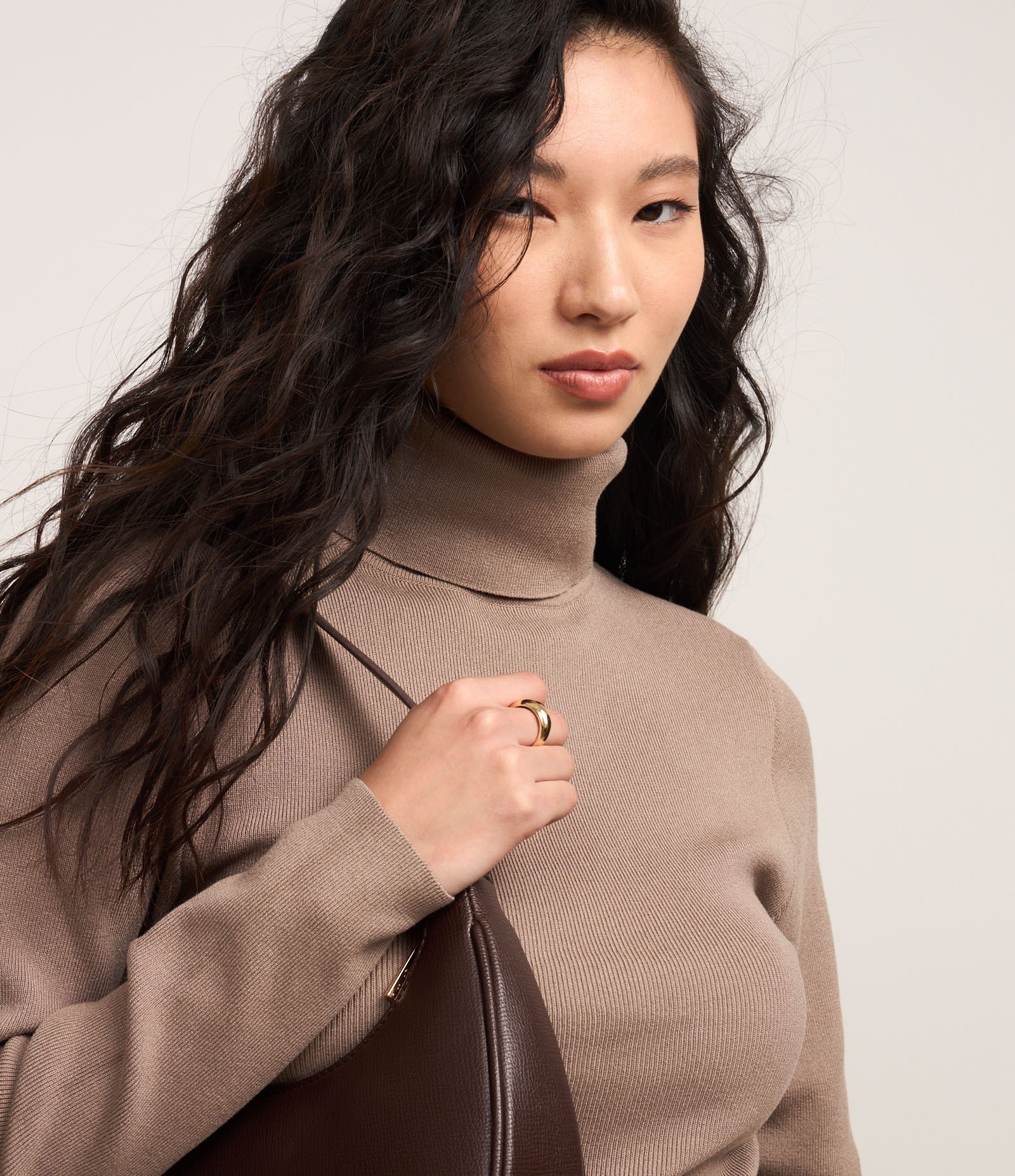 Suéter em Tricô com Gola Alta Estruturada Cimento 4