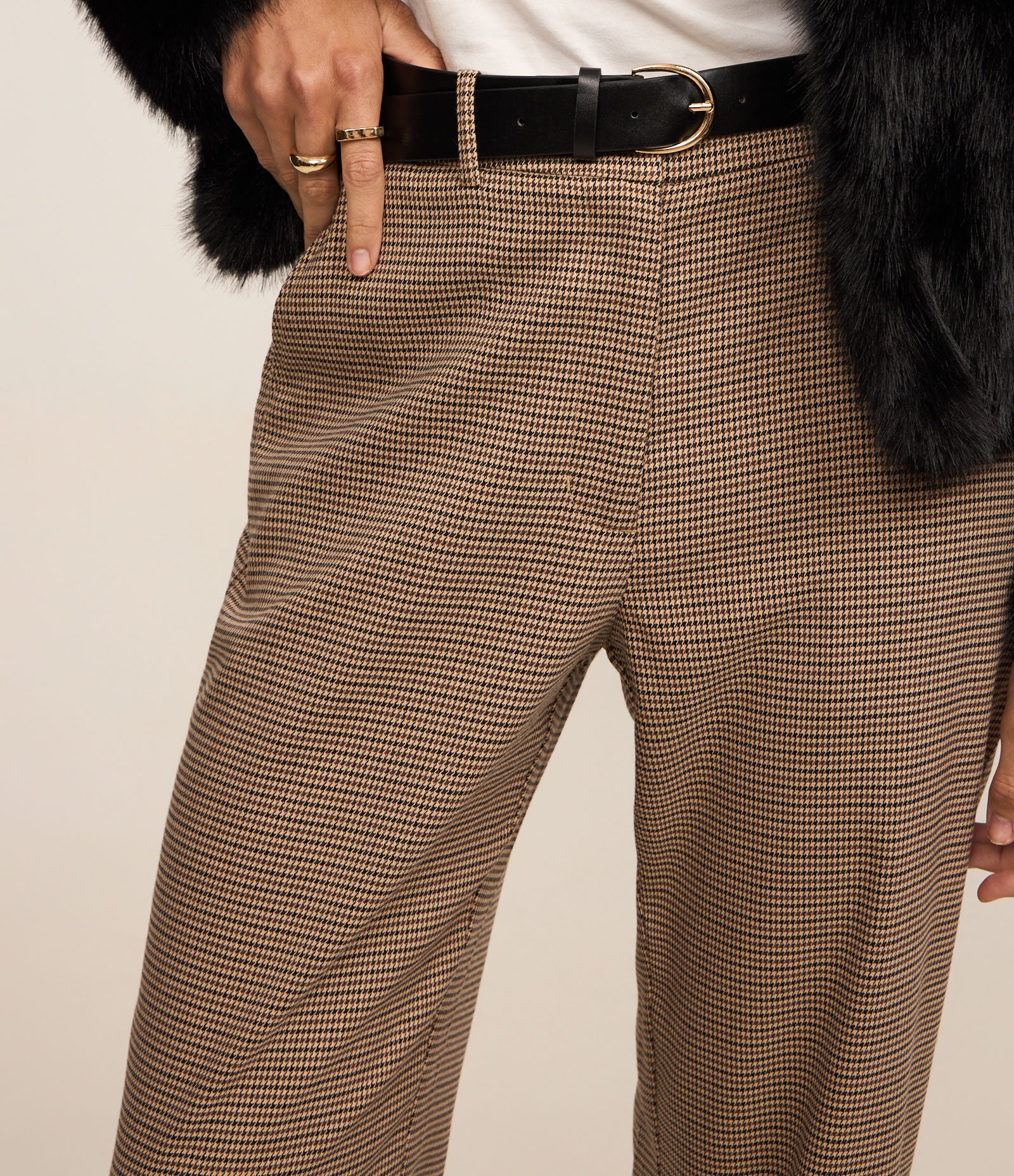 Calça Reta Alfaiatada com Cinto PU e Estampa Pied de Poule Bege 3