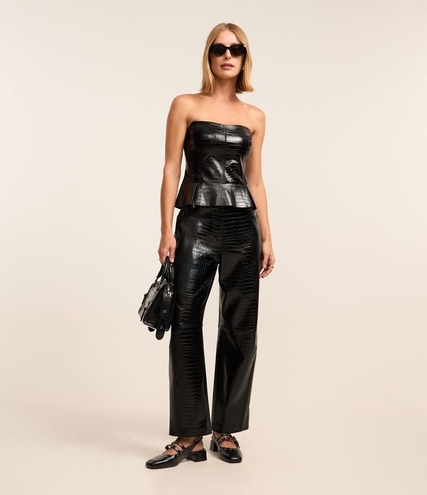 Calça Cenoura Cintura Alta em PU com Textura Croco