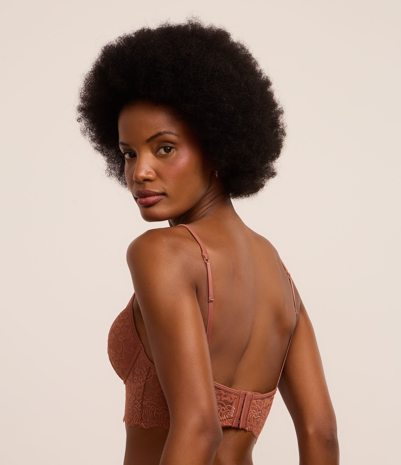 Sutiã Alongado com Bojo Oco em Microfibra e Detalhes de Renda Marrom 4