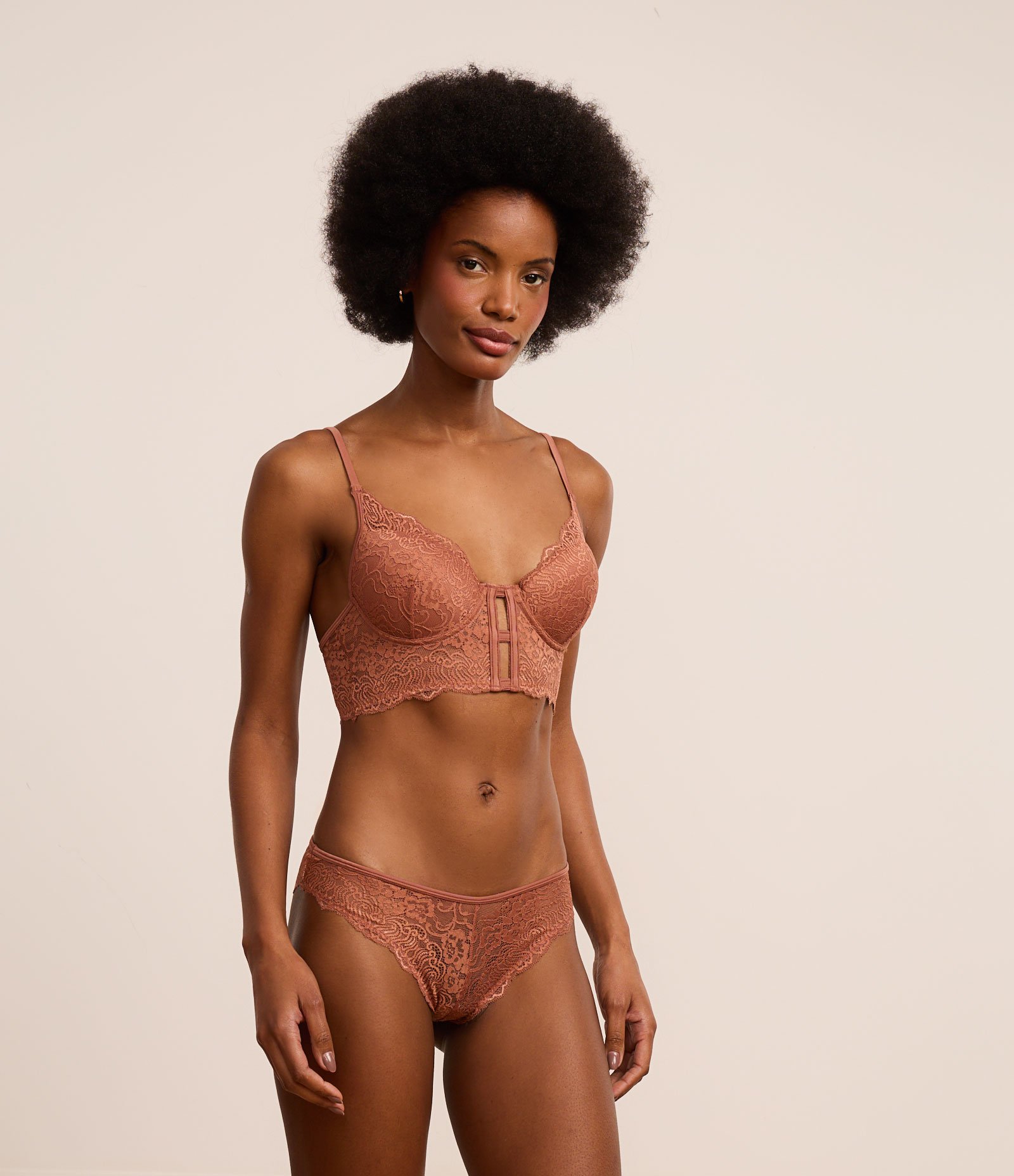 Calcinha Biquíni em Microfibra com Renda Floral Marrom 1