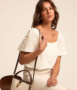 Blusa em Algodão com Bordado de Folhagens nas Mangas