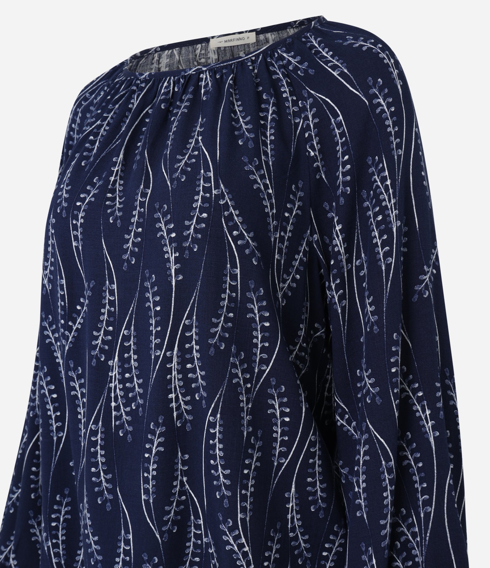Blusa em Viscose com Decote Canoa e Estampa Ramos Azul 6
