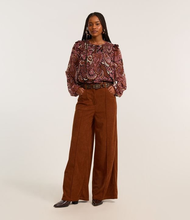 Calça Pantalona em Veludo Cotelê com Friso Frontal