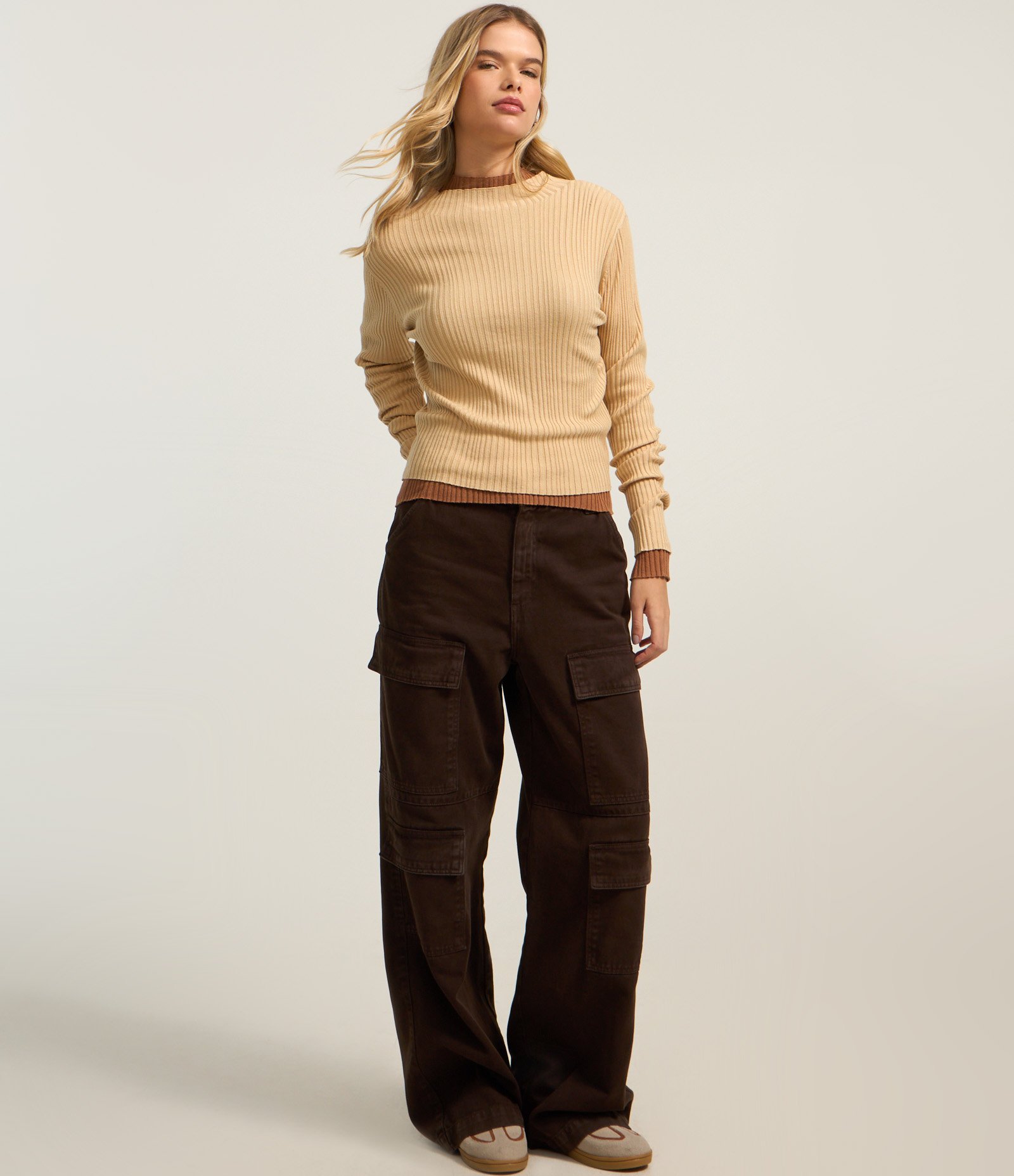 Blusa em Tricô com Golinha Alta Bege 2