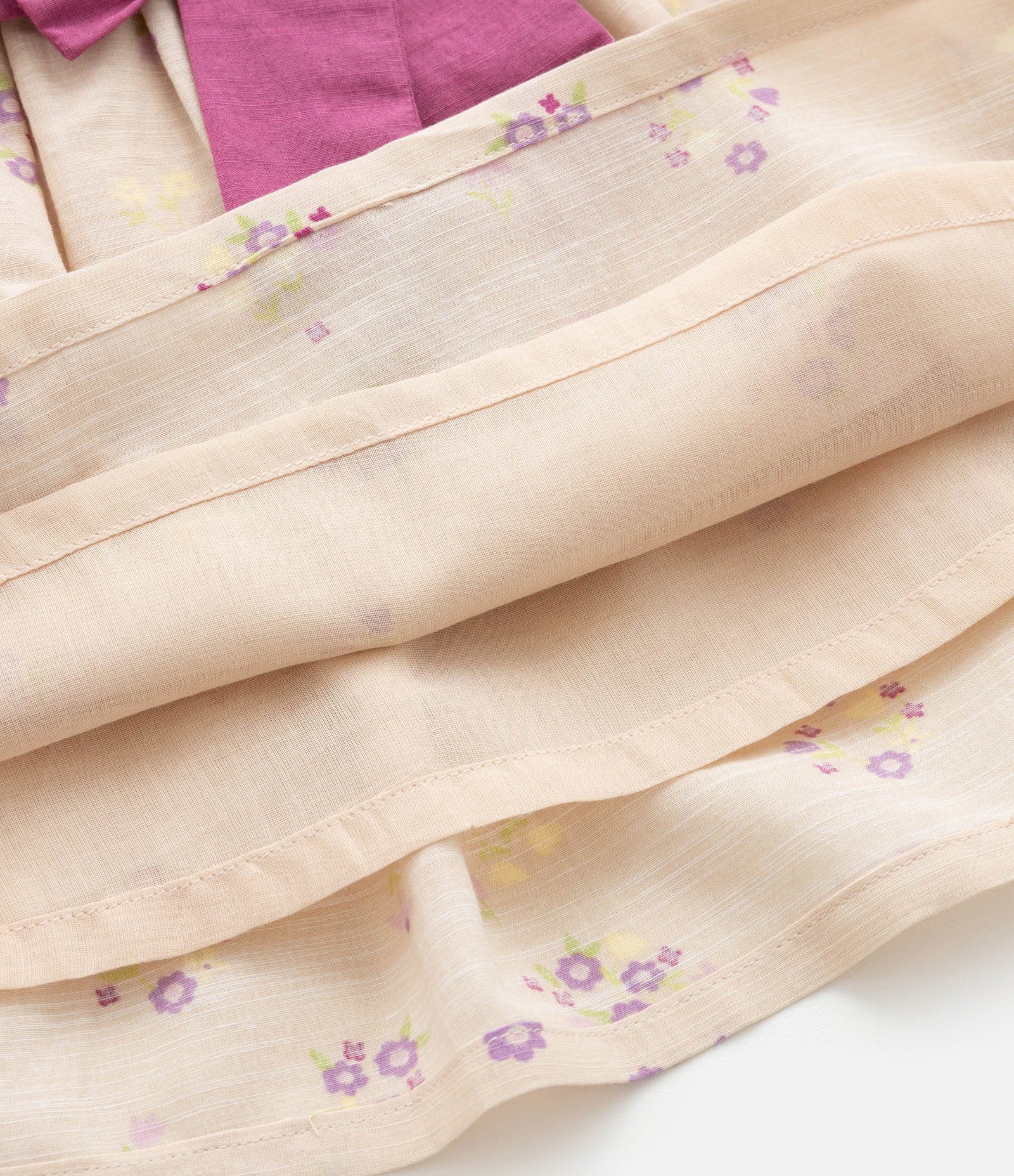 Vestido Infantil com Babado e Laço Contrastante - Tam 3 a 18 meses Bege/Rosa 6