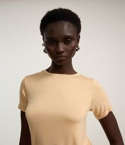 Blusa Básica em Viscose com Manga Dobrada