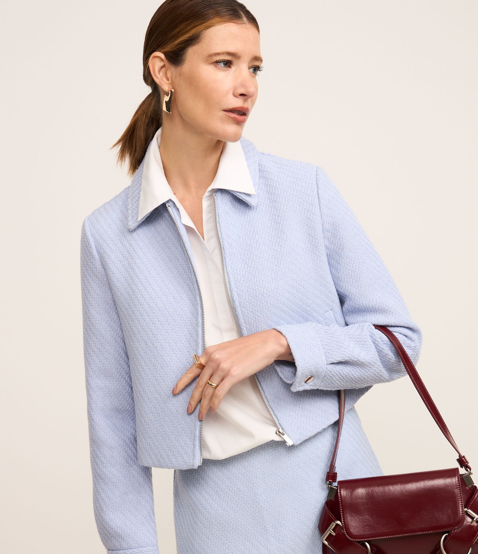 Jaqueta Curta Texturizada em Tweed com Bolsos Azul Claro 1