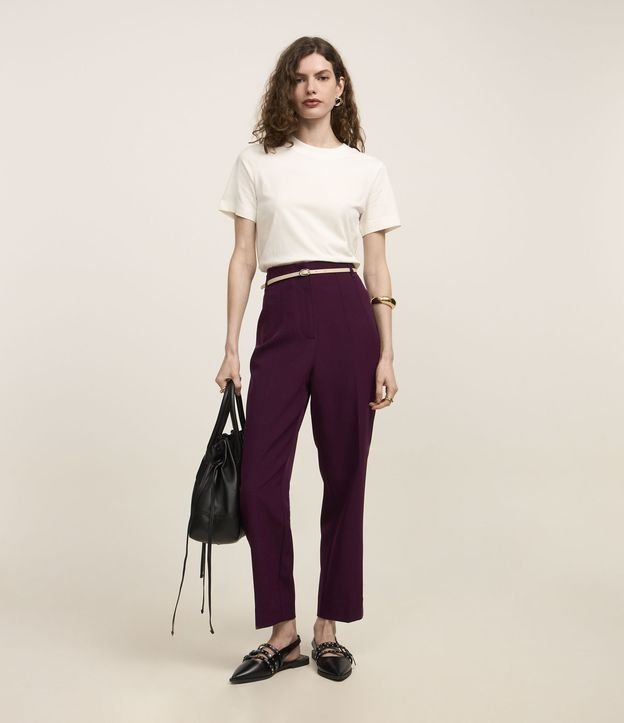 Calça Cenoura Alfaiatada com Cinto Fivela