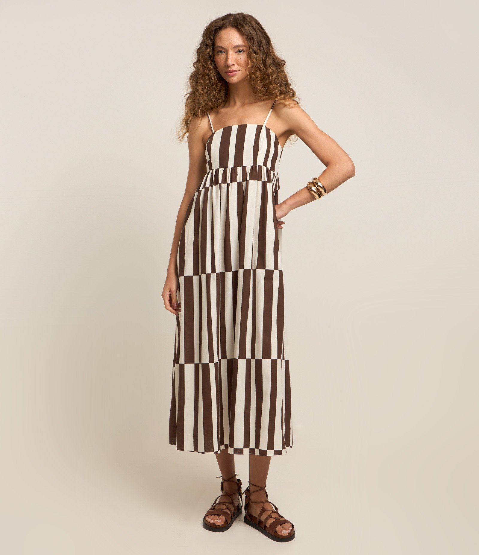 Vestido New Midi Evasê em Tricoline com Recortes e Listras Marrom/Branco 2