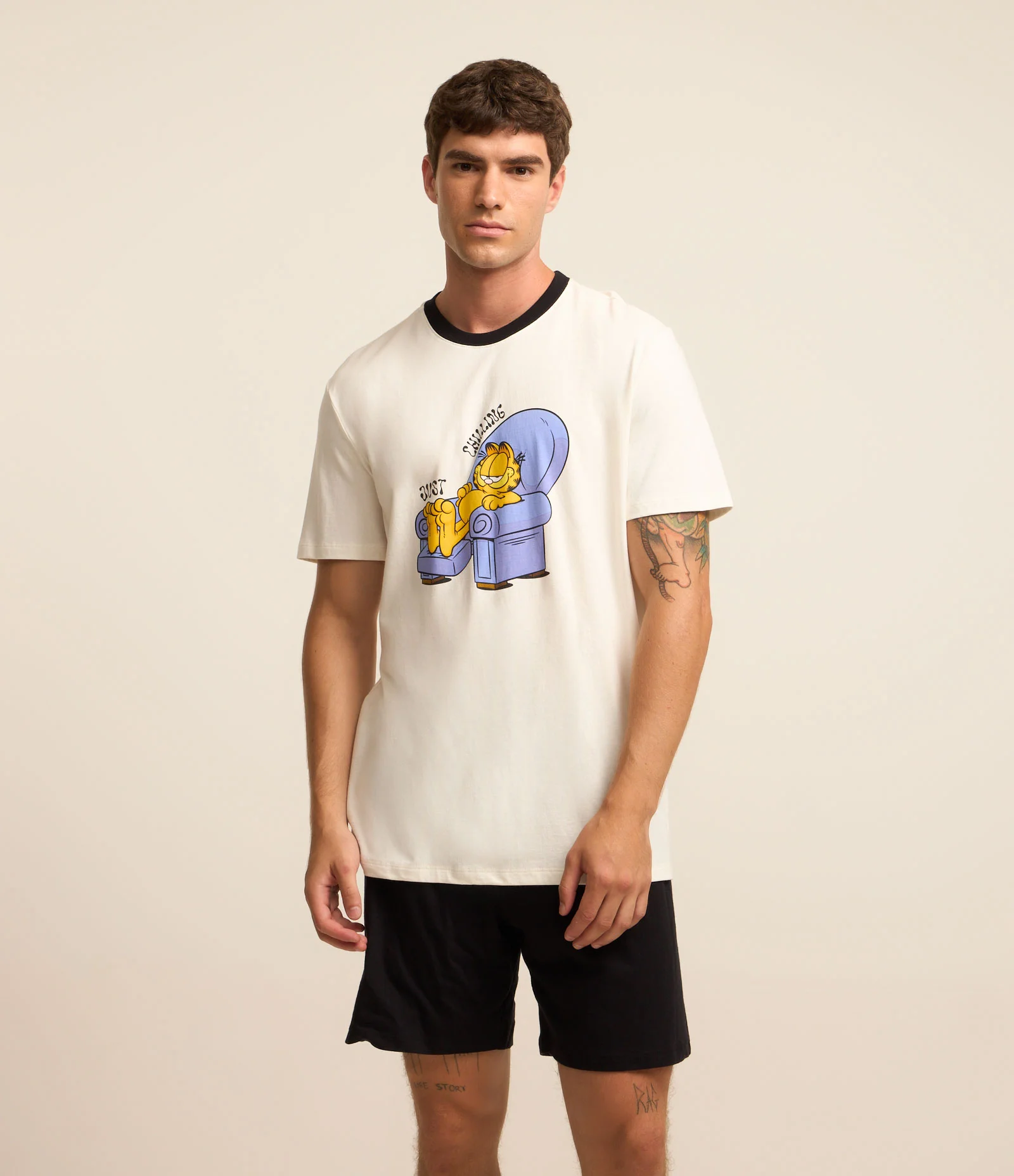 Pijama Curto em Algodão com Estampa Garfield Branco e Preto 1