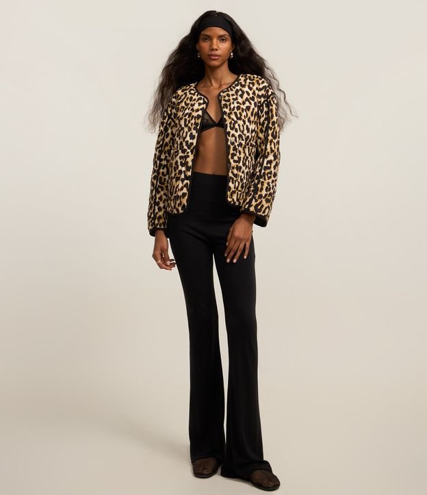 Jaqueta Trucker em Twill Animal Print com Bolsos