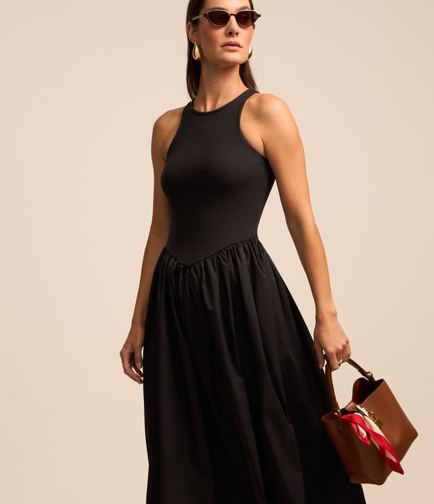 Vestido Sem Manga em Mix de Tecidos com Cintura V