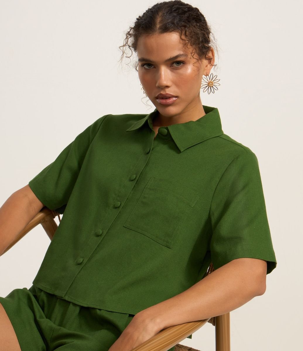 Camisa Curta em Viscose e Linho com Botões Verde