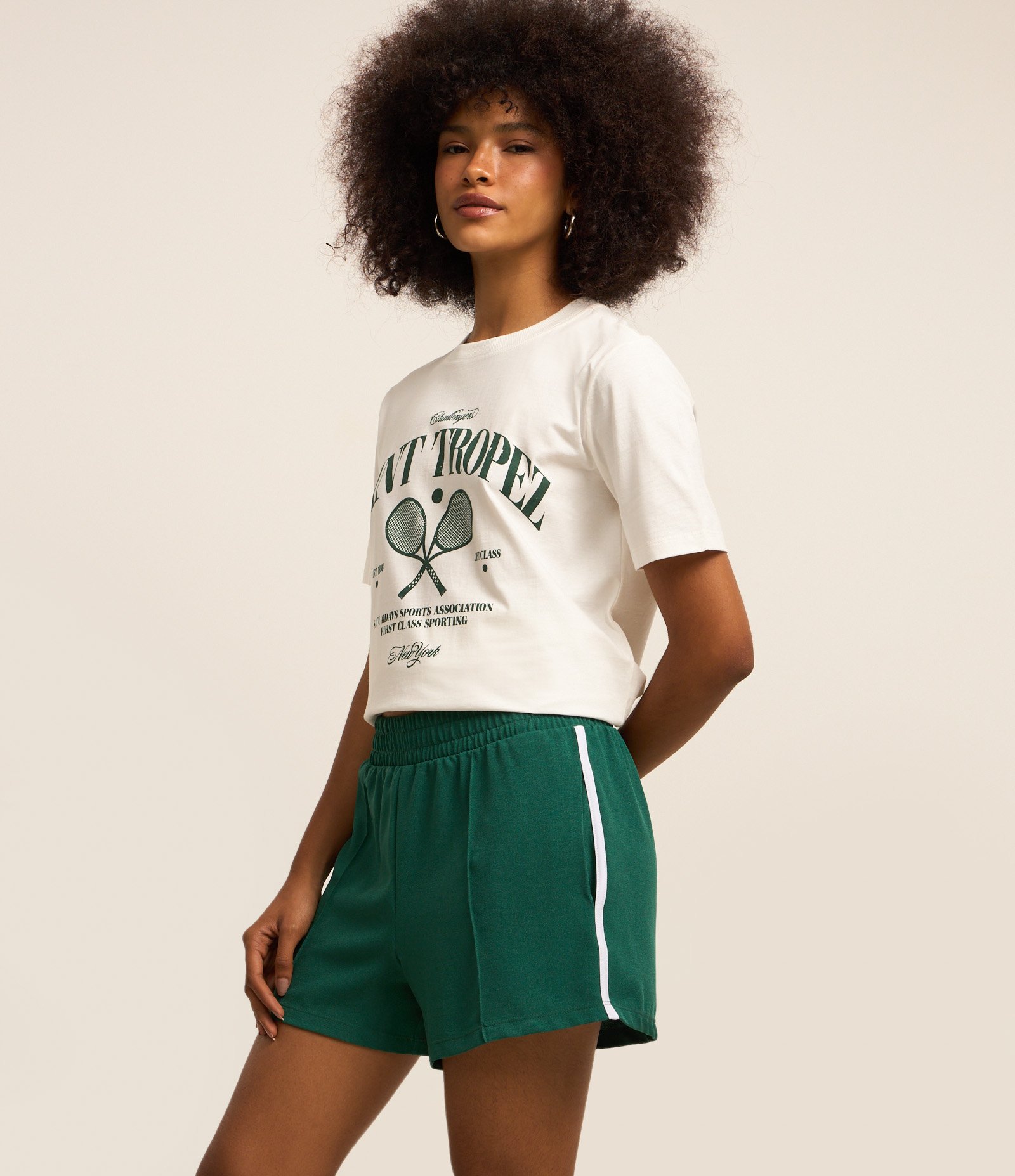 Short em Alfaiataria com Cós Elástico Verde 2