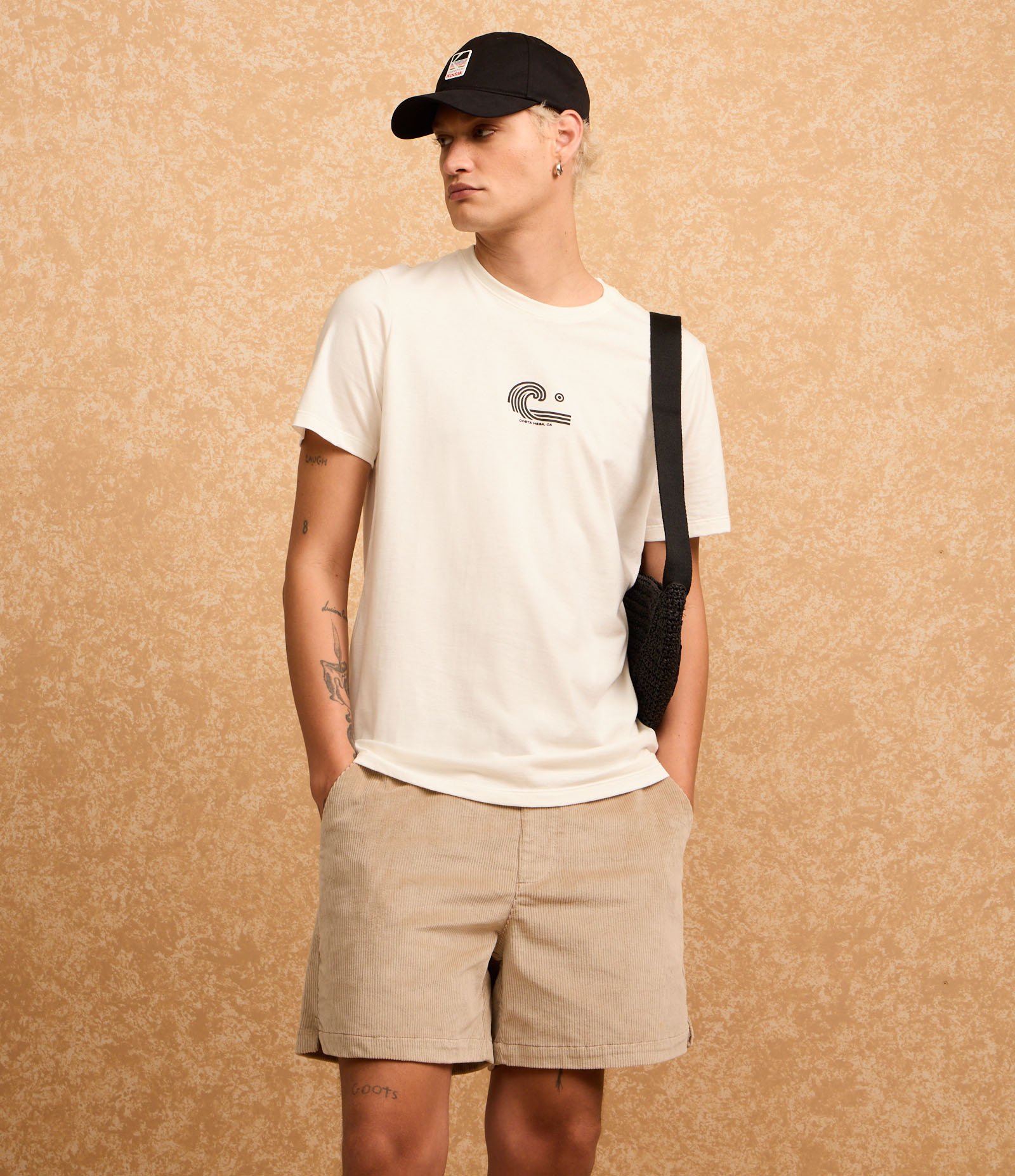 Camiseta Regular em Algodão com Estampa em Relevo de Onda Branco 2