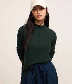 Suéter em Tricô com Gola Alta e Nervura Frontal