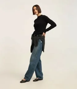 Suéter em Tricô com Gola Alta e Nervura Frontal