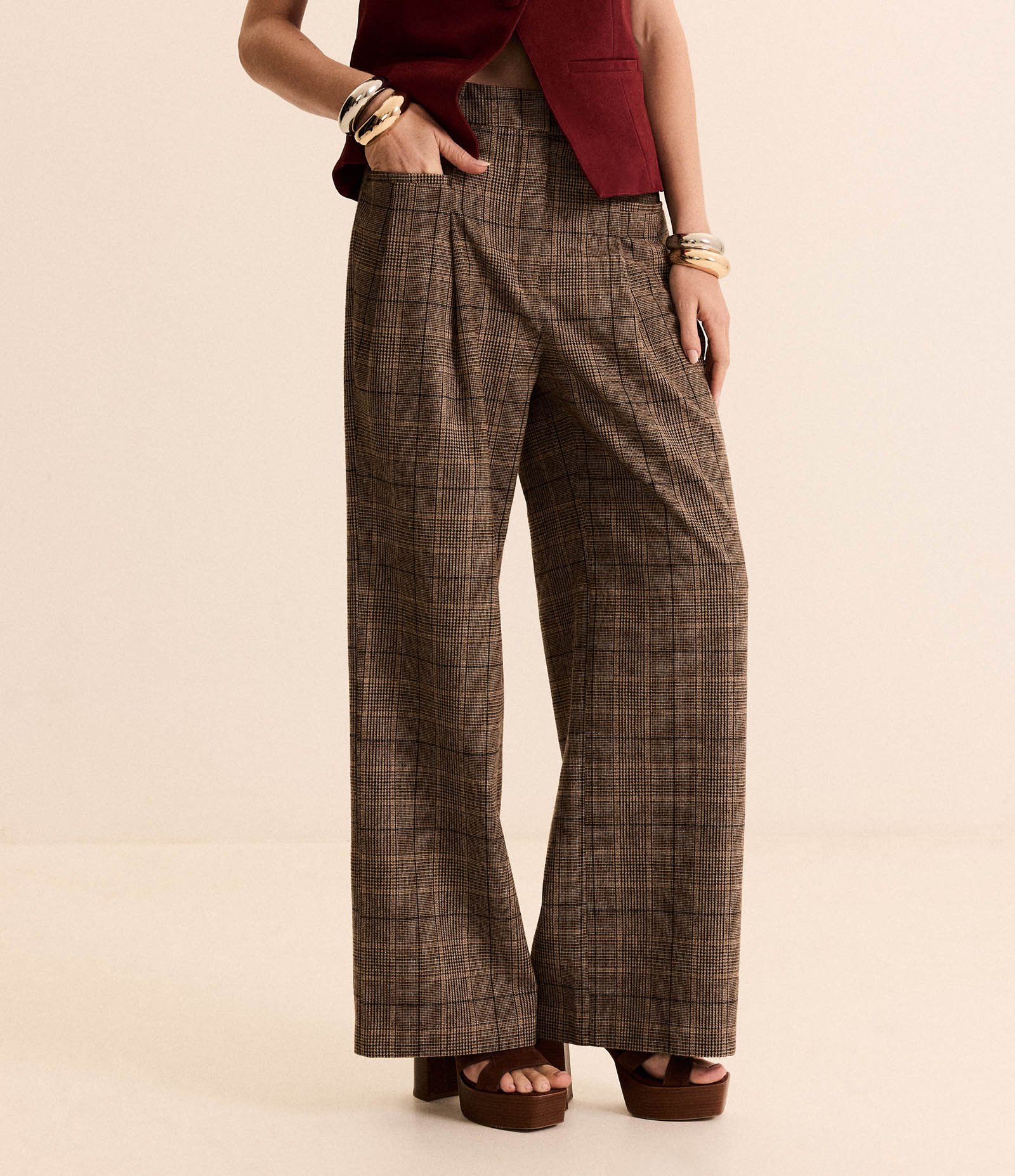 Calça Wide Leg em Alfaiataria com Cintura Alta Marrom 10