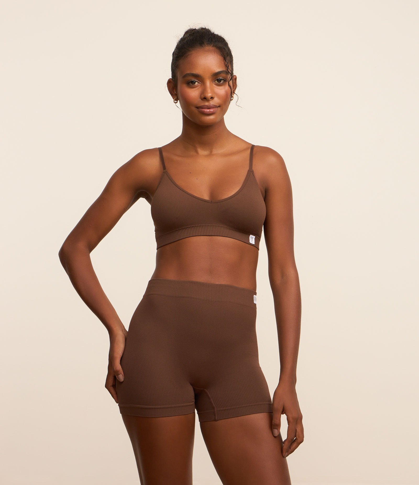 Sutiã Top sem Bojo em Microfibra com Textura Canelada Marrom 2