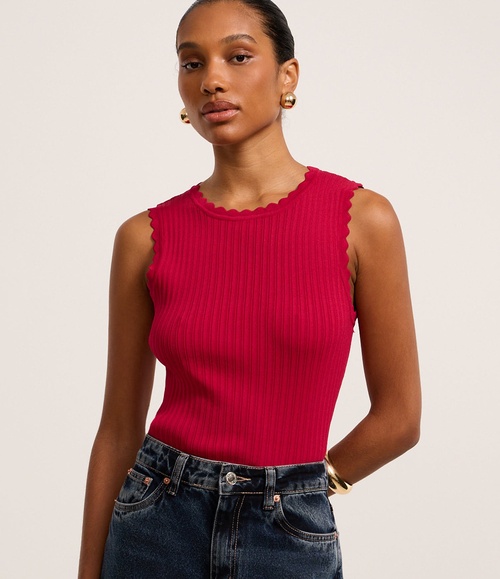 Blusa em Tricô Canelado com Detalhe Ondulados Vermelho 1