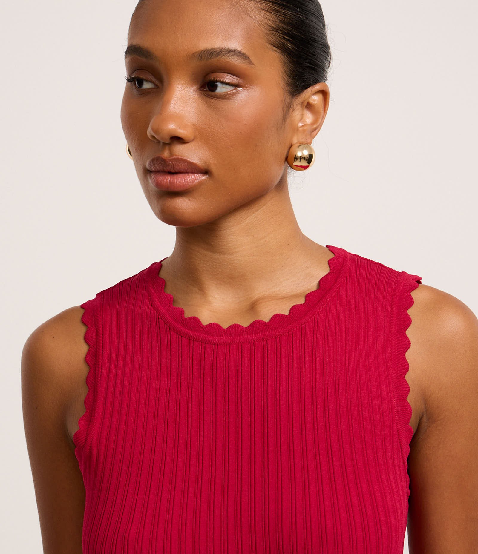 Blusa em Tricô Canelado com Detalhe Ondulados Vermelho 3