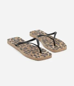 Chinelo com Tiras e Bico Quadrado