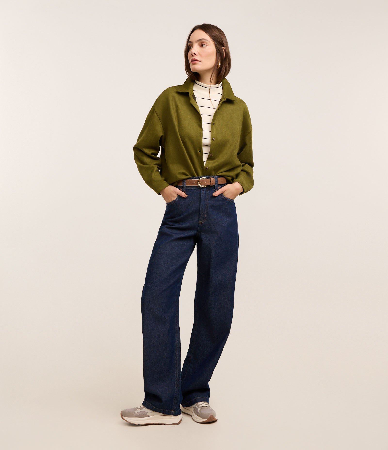 Camisa em Suede com Cava Deslocada Verde 3